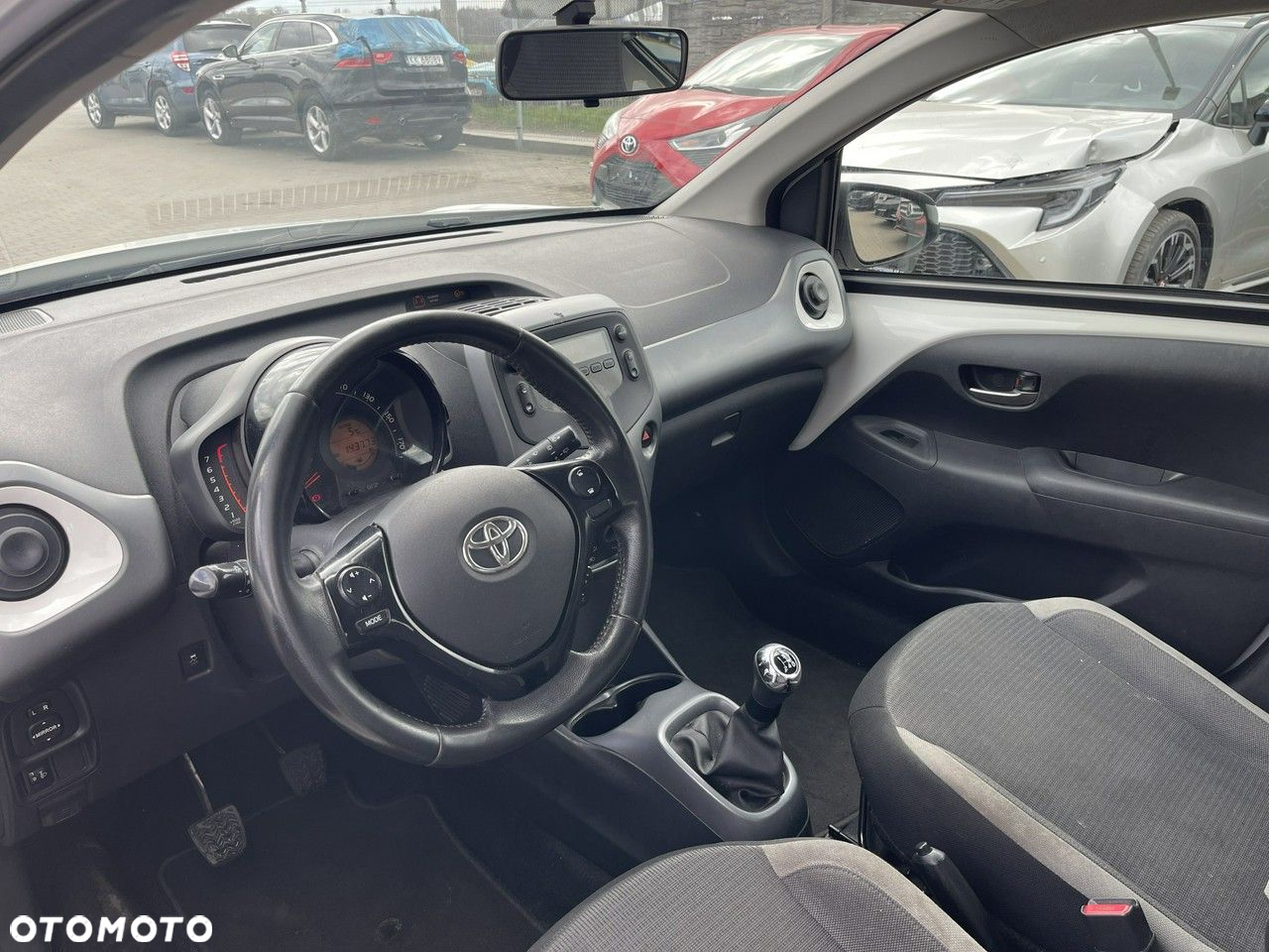 Toyota Aygo x-play - 6