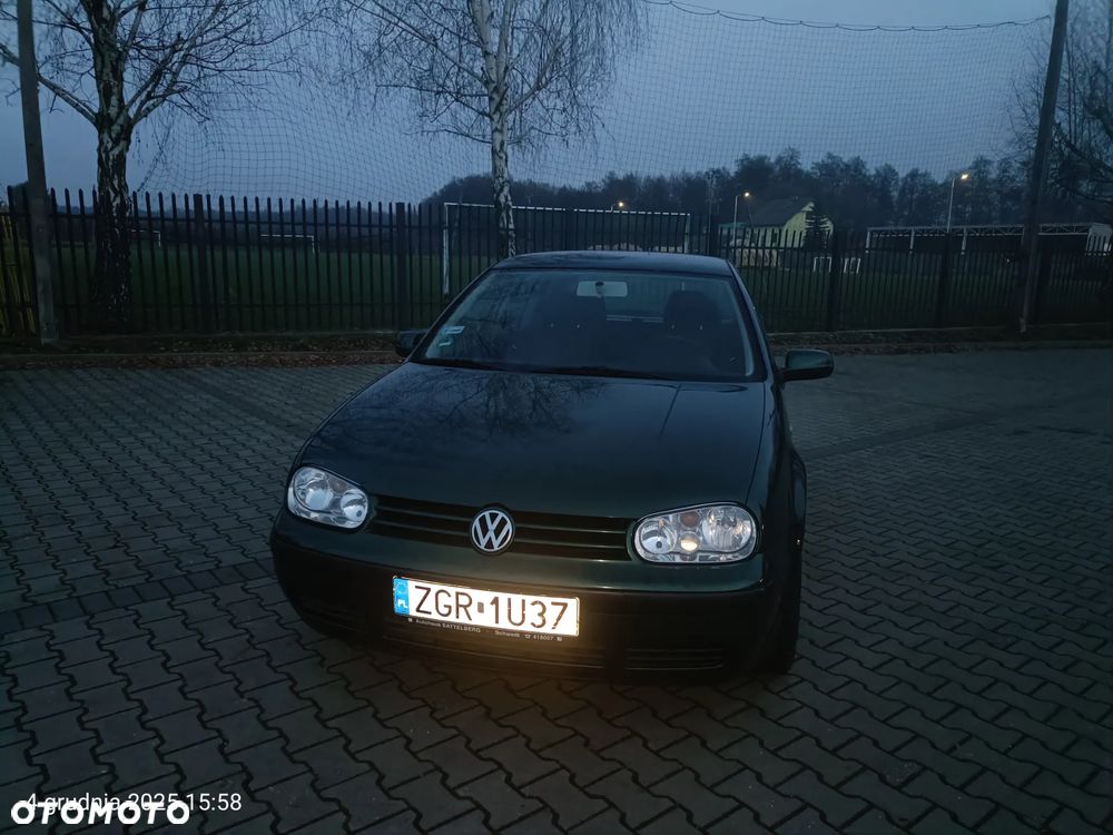 Volkswagen Golf - 2