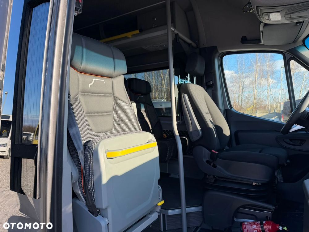 Mercedes-Benz Sprinter 519 - 19