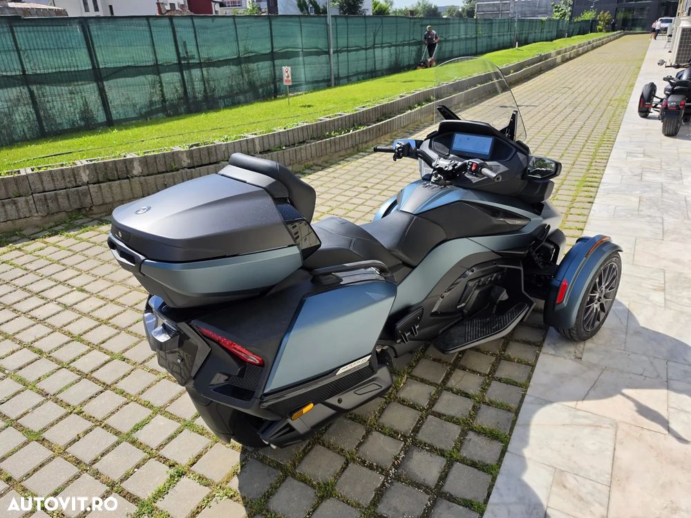 Can-Am Spyder - 4