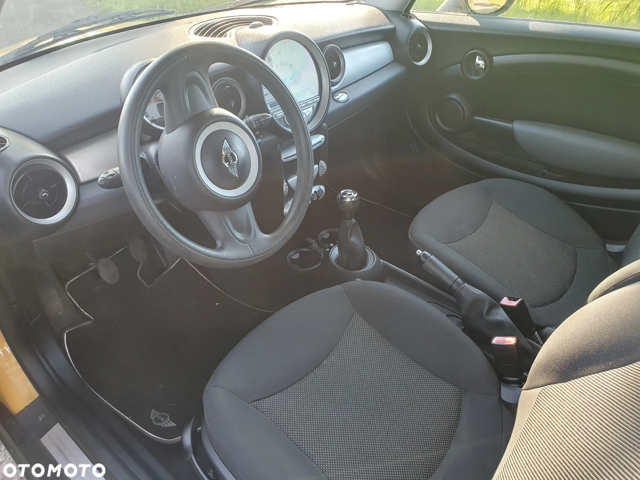 MINI Cooper Standard - 22