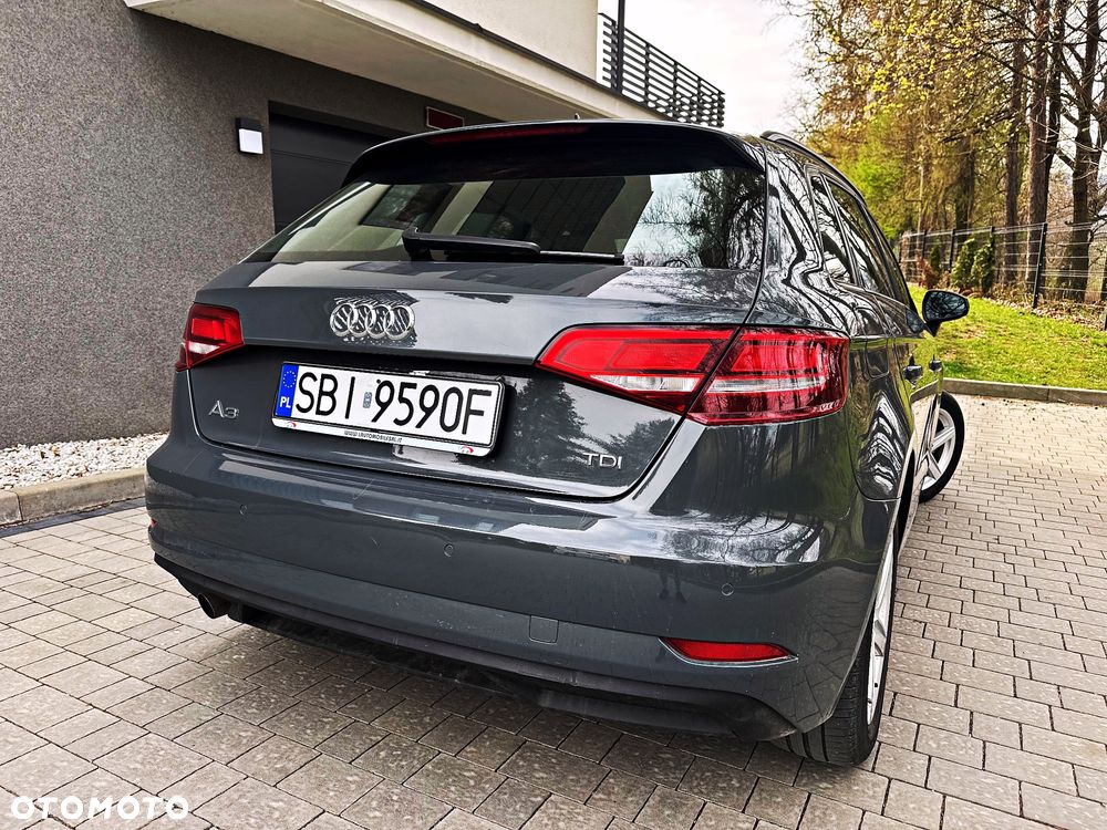 Audi A3 Sportback 1.6 TDI design - 21