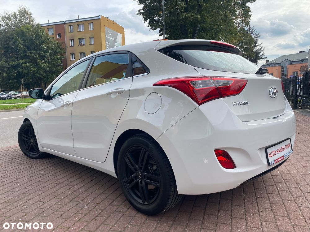 Hyundai i30 1.6 Trend - 16