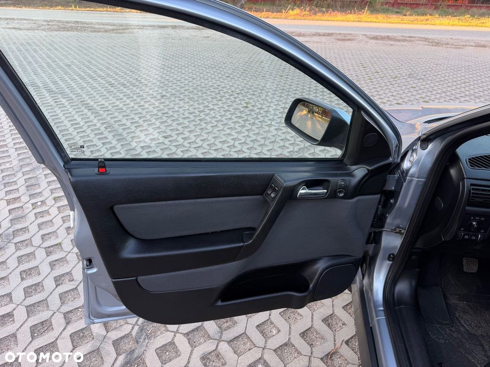 Opel Astra 1.4 Enjoy - 23