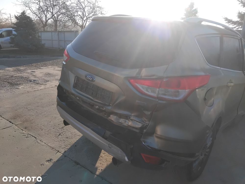 Ford Kuga mk2 z silnikiem 1,6 EcoBoost SCTI 150 PS i skrzynią manualną 6 bieg lakier kod JD - 3