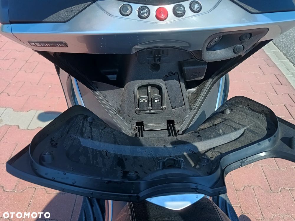 Piaggio X10 - 10