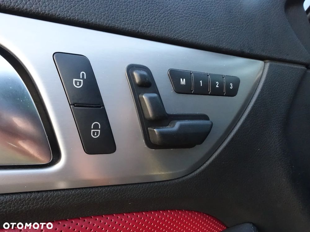 Mercedes-Benz SLK 350 (BlueEFFICIENCY) 7G-TRONIC - 11