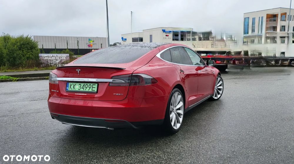 Tesla Model S D Performance - 6