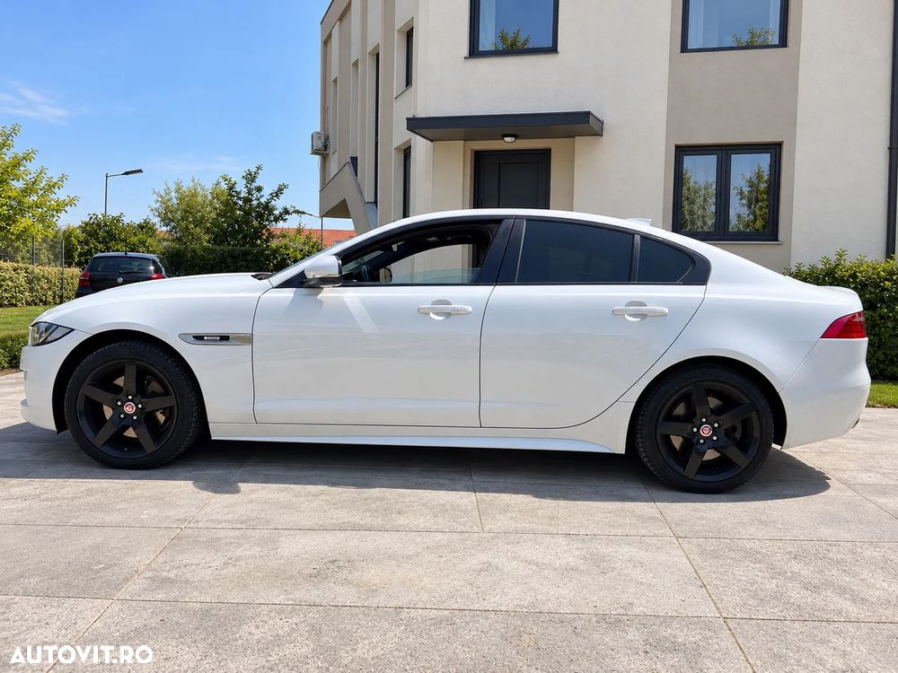 Jaguar XE 2.0 AWD R-Sport - 10