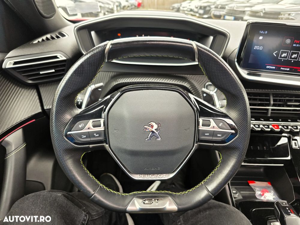 Peugeot 2008 PureTech 130 EAT8 GT - 29