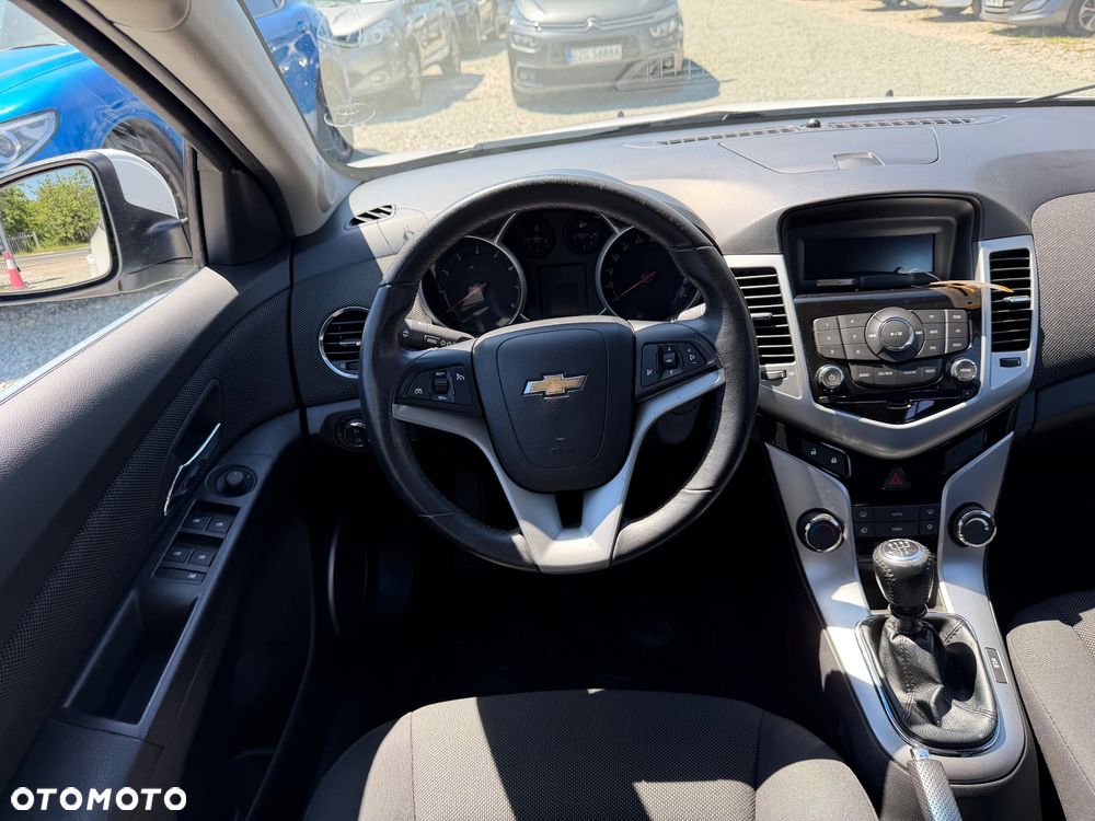 Chevrolet Cruze 1.6 LT - 34