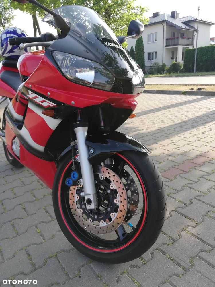Yamaha YZF - 4