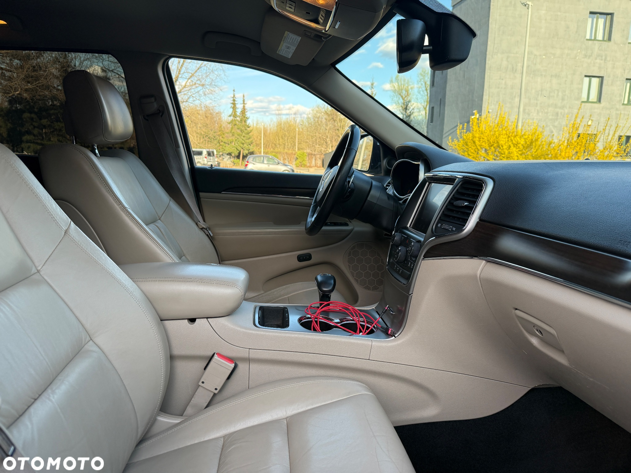 Jeep Grand Cherokee - 14