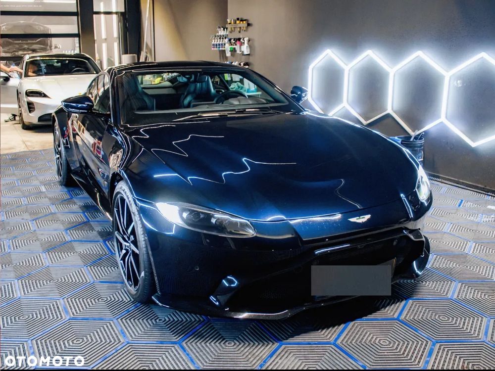 Aston Martin Vantage - 15