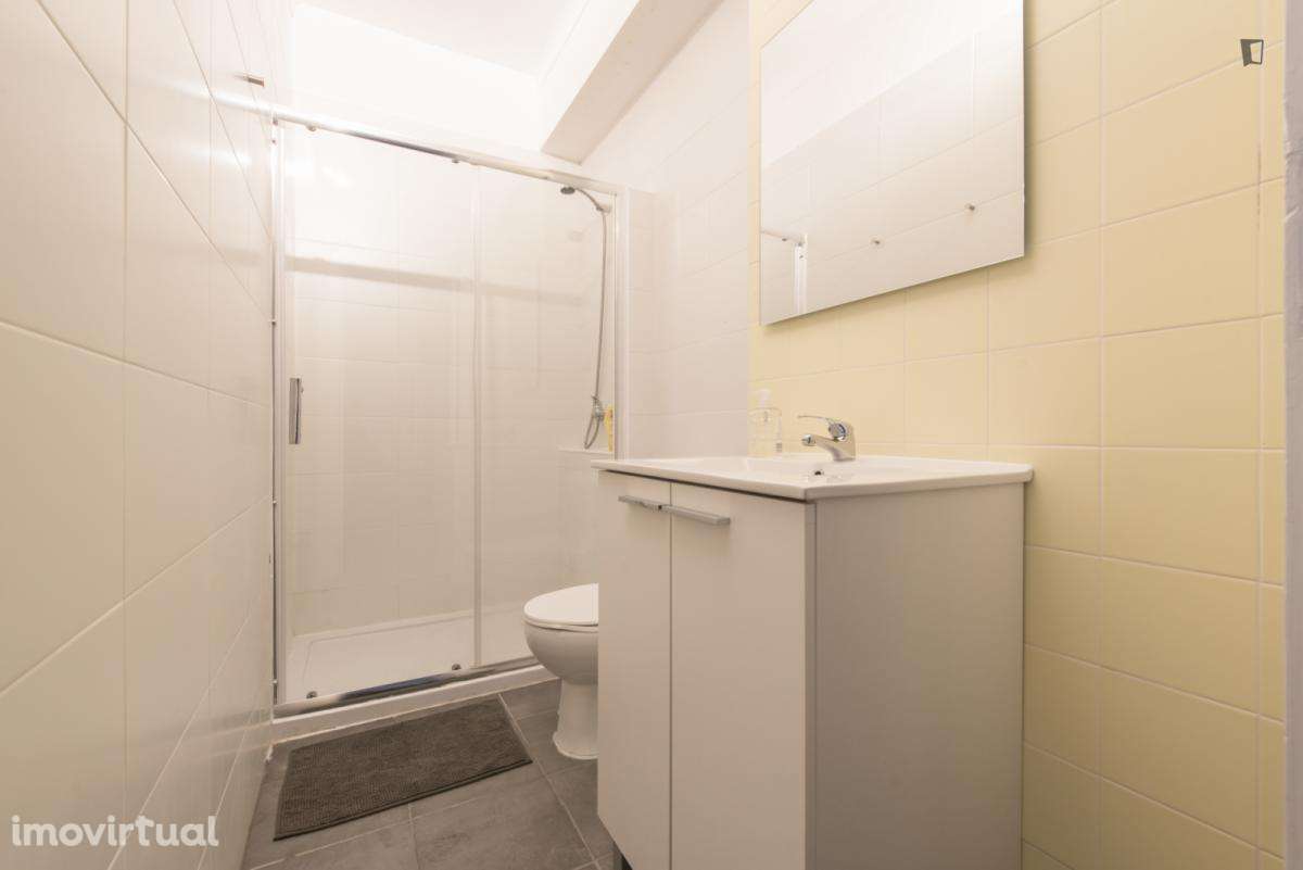 Quarto - localizado em Saldanha Lisbon - Grande imagem: 2/44