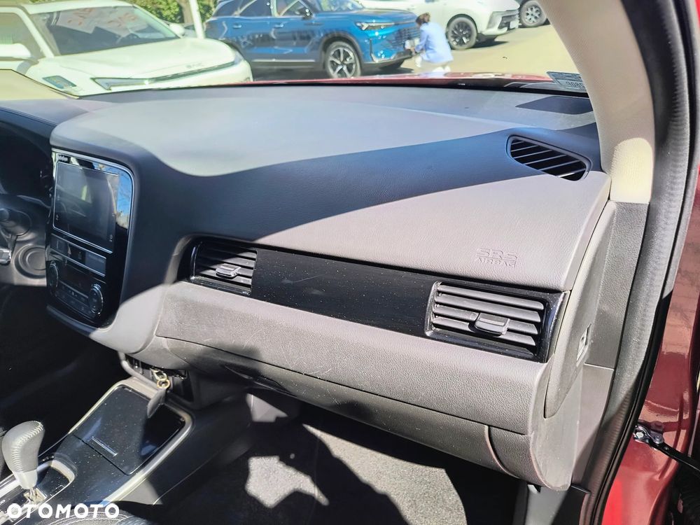 Mitsubishi Outlander 2.0 Intense + 4WD CVT - 14