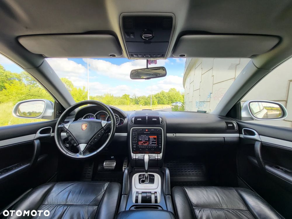 Porsche Cayenne - 15