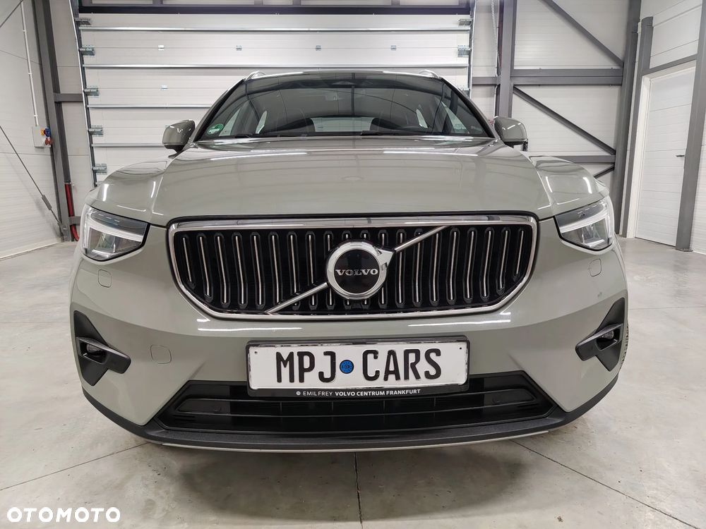 Volvo XC 40 B4 Plus Dark - 4