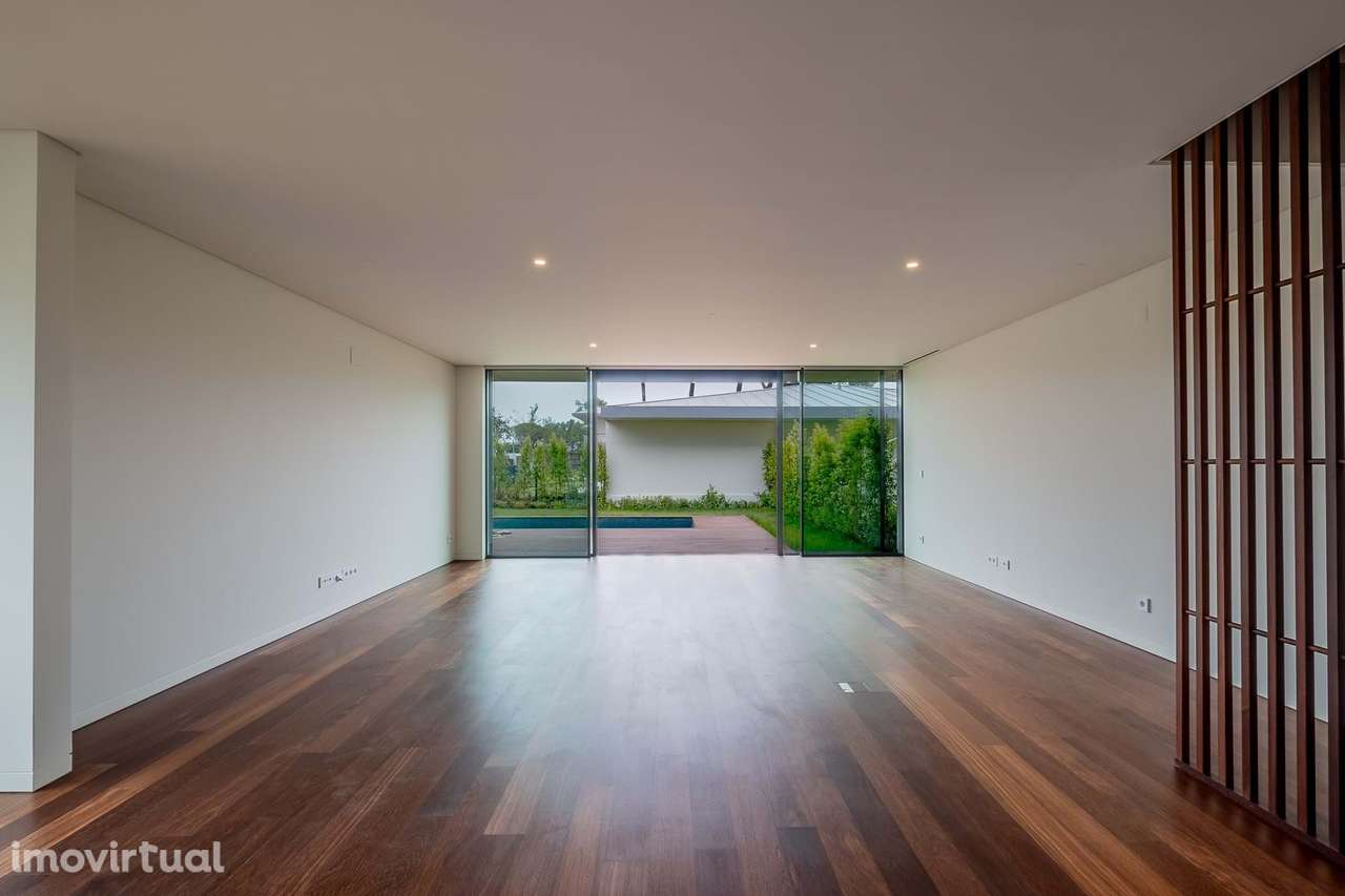 T3 - Belissima Moradia com piscina privativa em condomínio sustentável - Grande imagem: 5/35