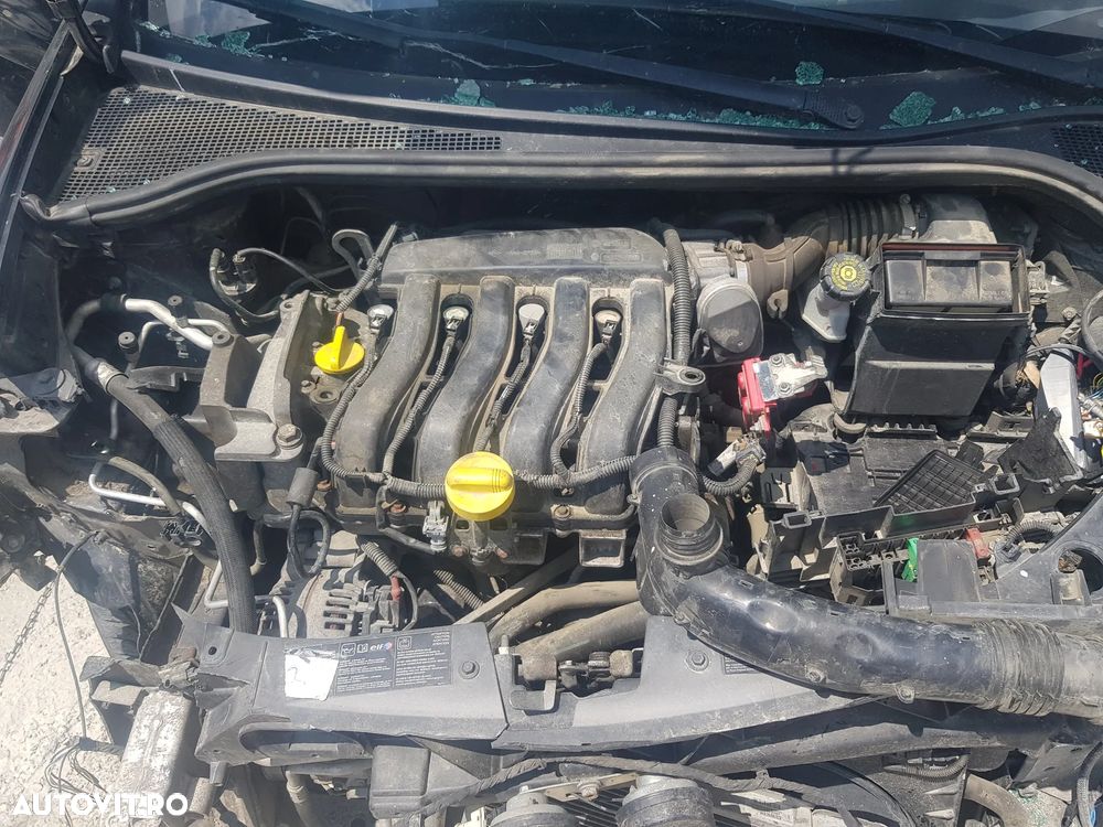 DEZMEMBREZ RENAULT CLIO 3 MOTOR 1.6 avariat frontal 16v fabr 2008 - 6