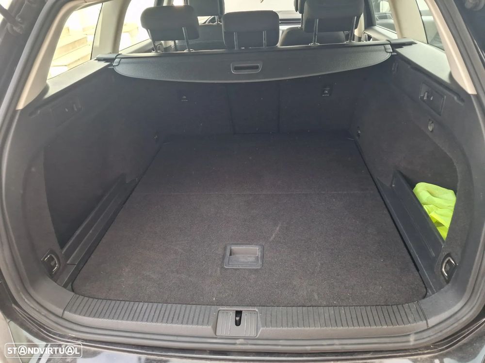 VW Passat Variant 1.6 TDI (BlueMotion ) DSG Comfortline - 8
