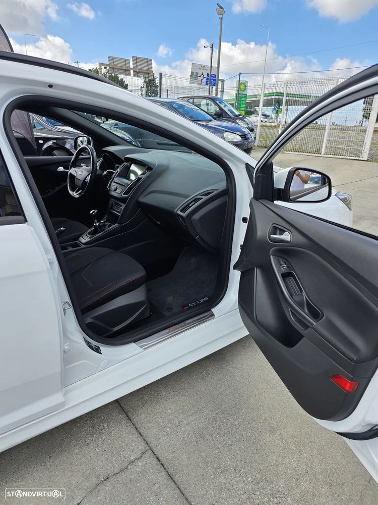 Ford Focus SW 1.0 EcoBoost S&S ST-LINE - 10