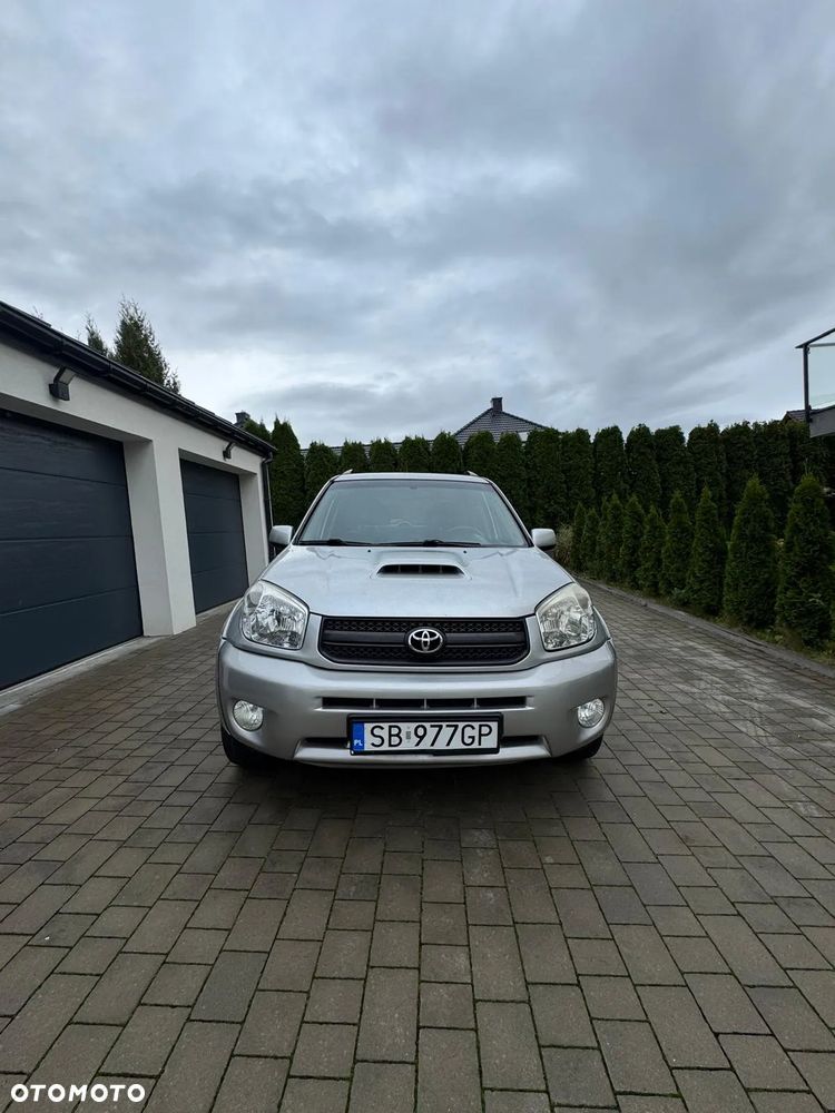 Toyota RAV4 - 1