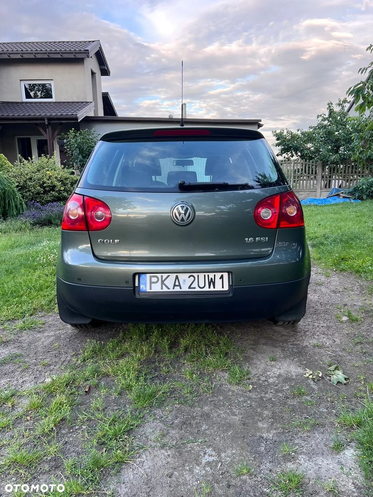 Volkswagen Golf 1.6 FSI Trendline - 4