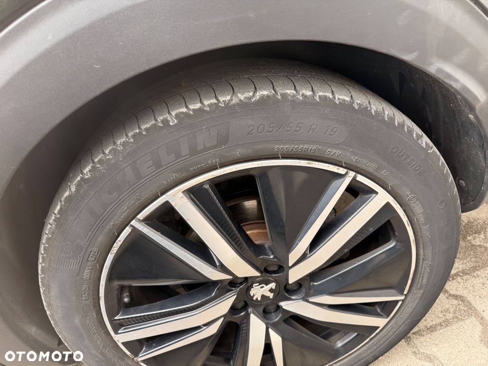 Peugeot 3008 1.6 PureTech GT Pack S&S EAT8 - 22