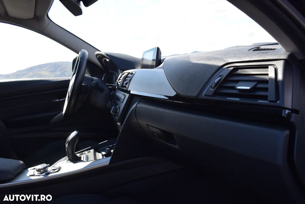 BMW Seria 5 520d Sport-Aut. - 21