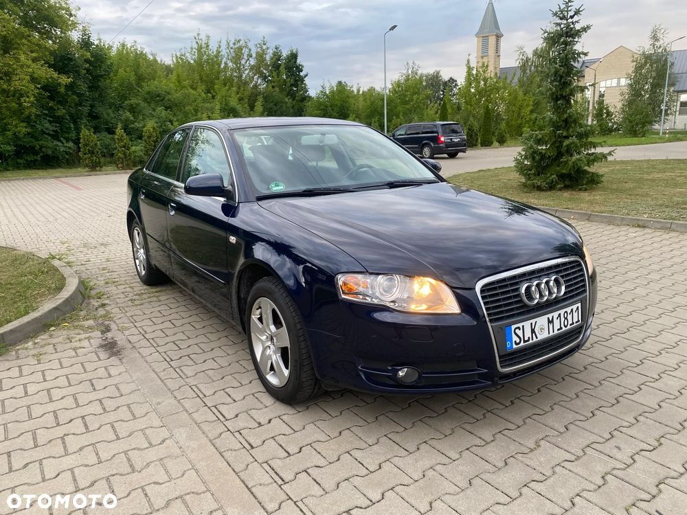 Audi A4 Limousine - 3