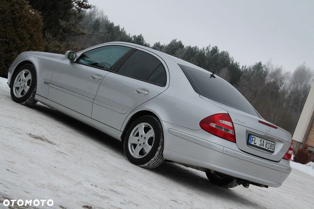 Mercedes-Benz Klasa E 240 4Matic Avantgarde - 15