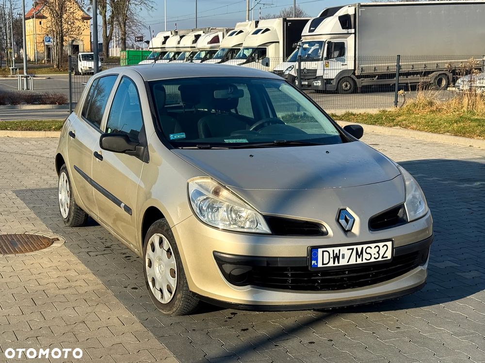 Renault Clio 1.2 16V Authentique - 1