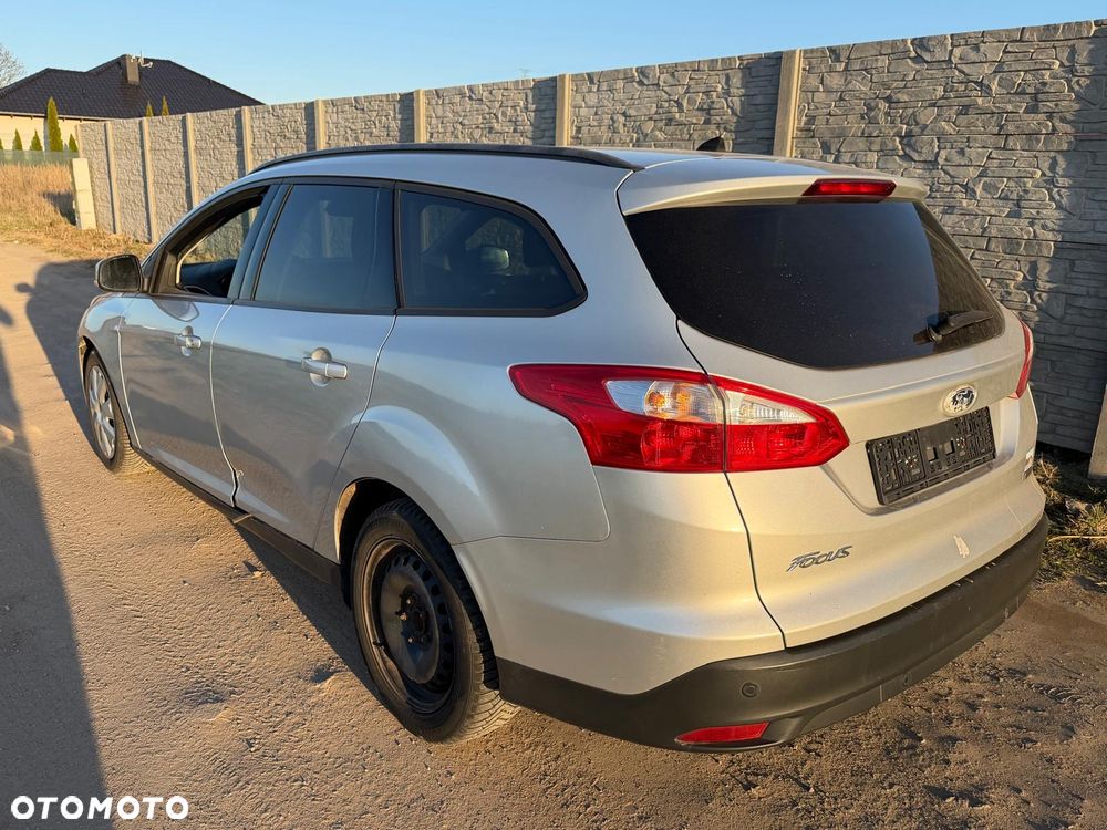 Ford Focus 1.6 TDCi DPF Start-Stopp-System Ambiente - 4