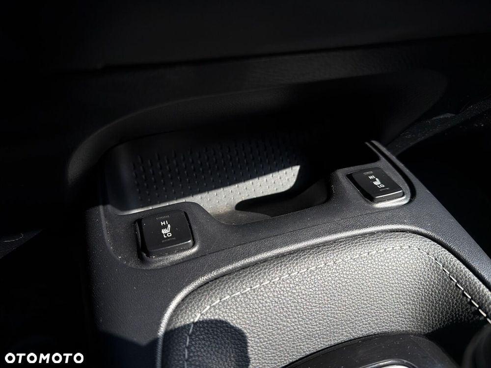 Toyota Corolla 1.8 Hybrid Comfort - 18