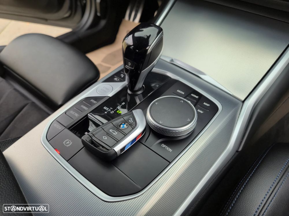 BMW 330 e Pack M Auto - 26