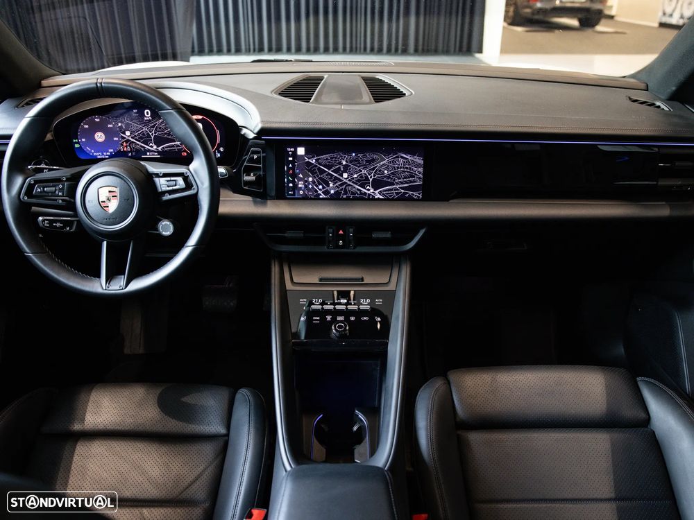 Porsche Macan Electric 4 - 31