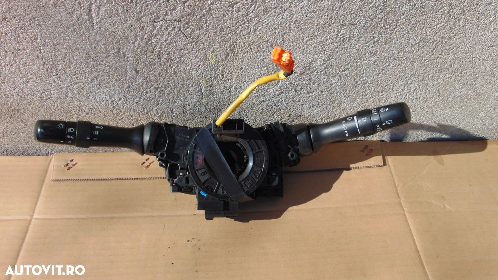 Bloc lumini,maneta semnalizare,maneta stergatoare Toyota Auris an 2006-2012 - 1