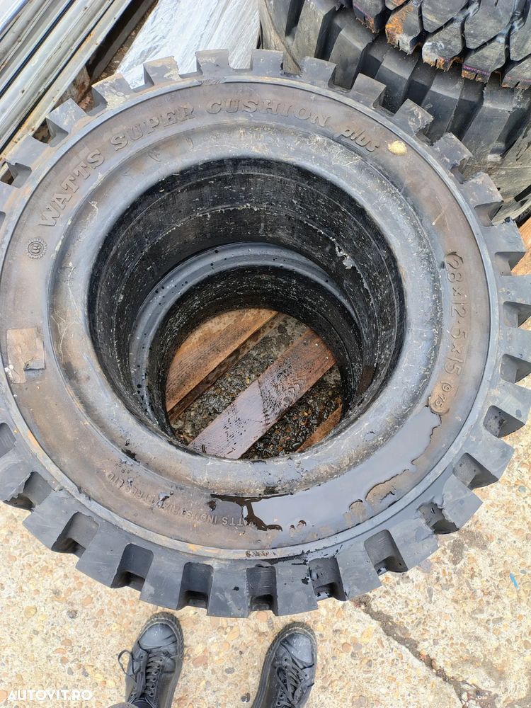 Linde cauciucuri solide 28x12.5x15 (9.75) - 2