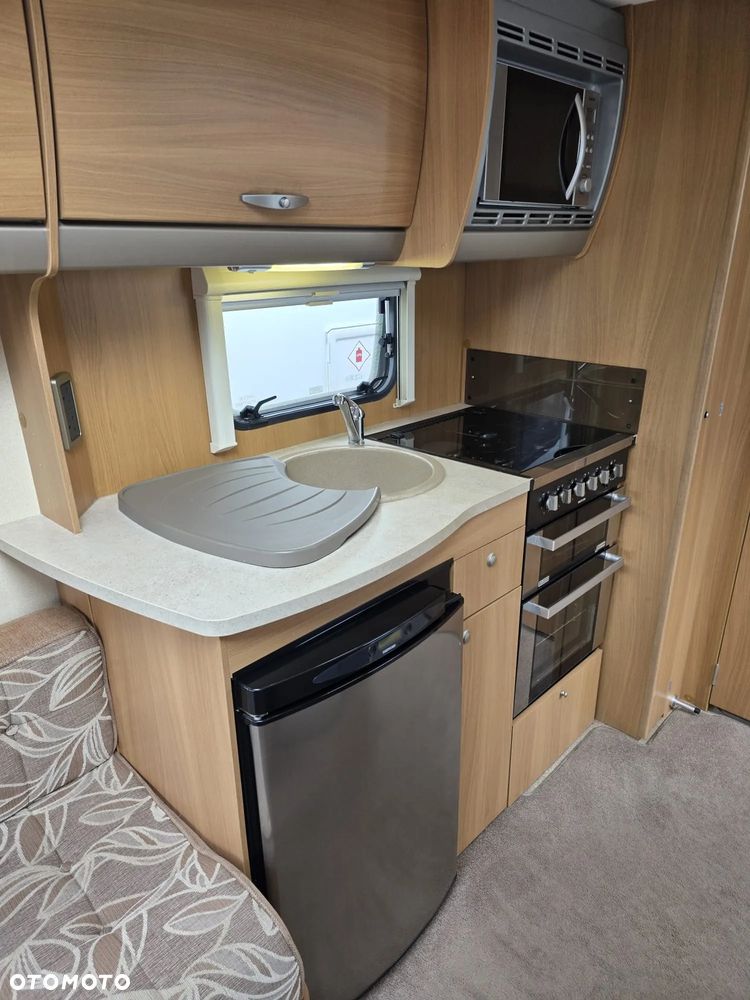 SWIFT CHARISMA 230 - 10