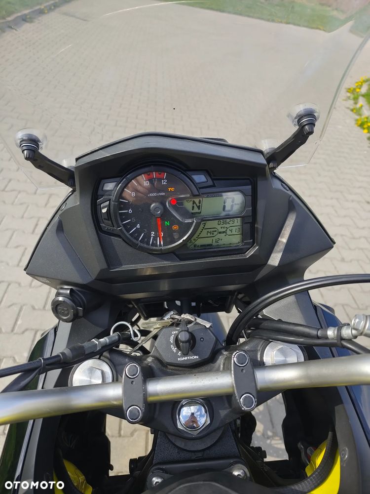 Suzuki V-STROM - 16