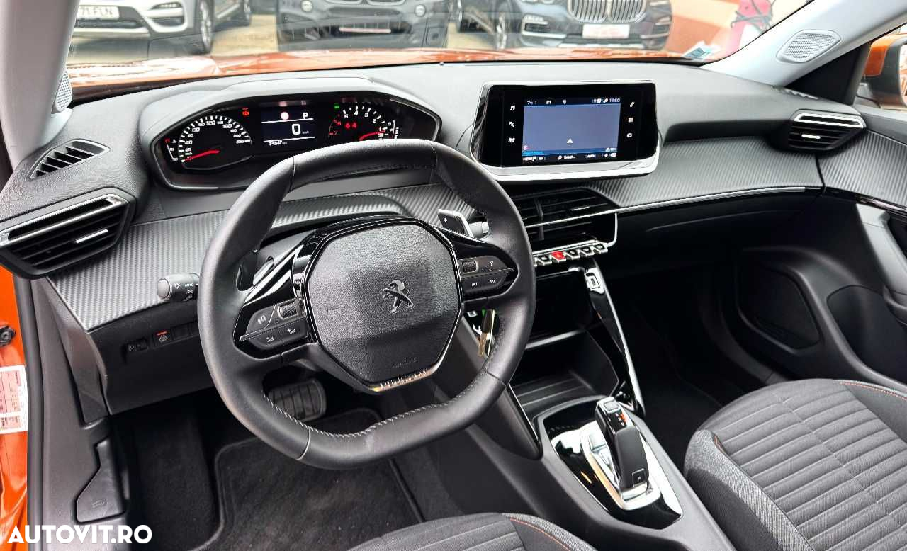 Peugeot 2008 PureTech 130 EAT8 Allure - 19