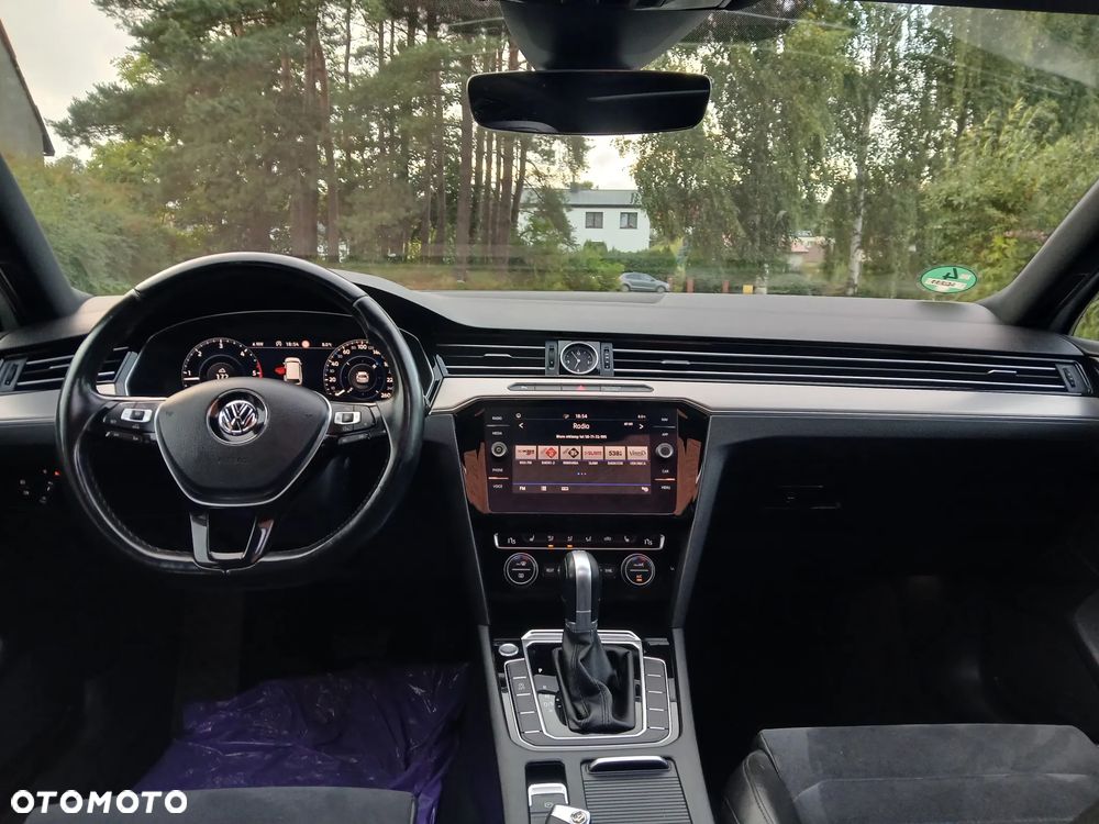 Volkswagen Passat 1.6 TDI SCR DSG - 32