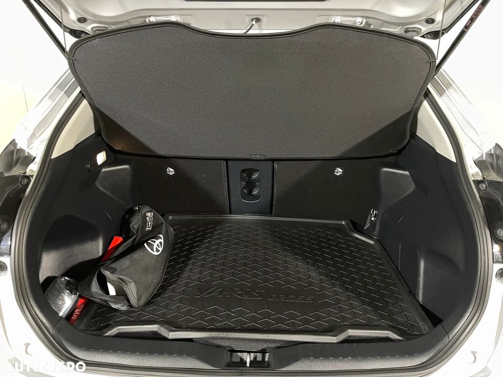 Toyota Yaris Cross 1.5 VVT-i HSD 4x2 Exclusive Elegant - 14