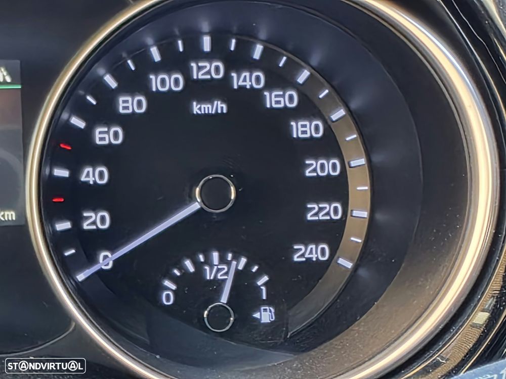 Kia XCeed - 33