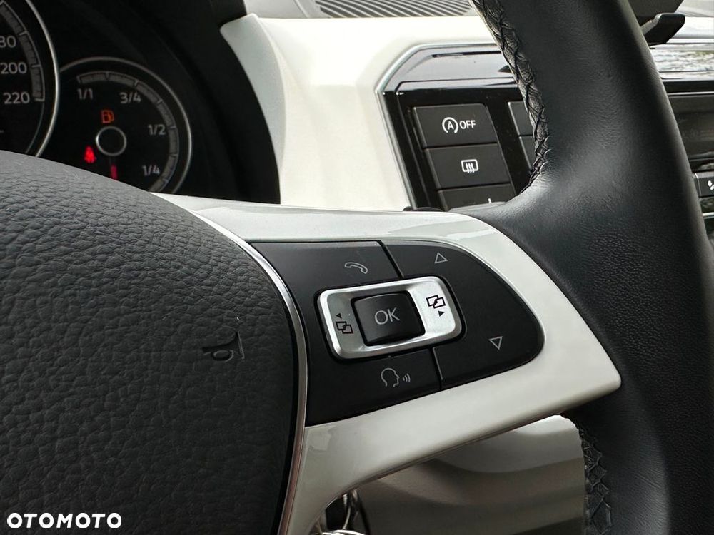 Volkswagen up! 1.0 Beats - 13