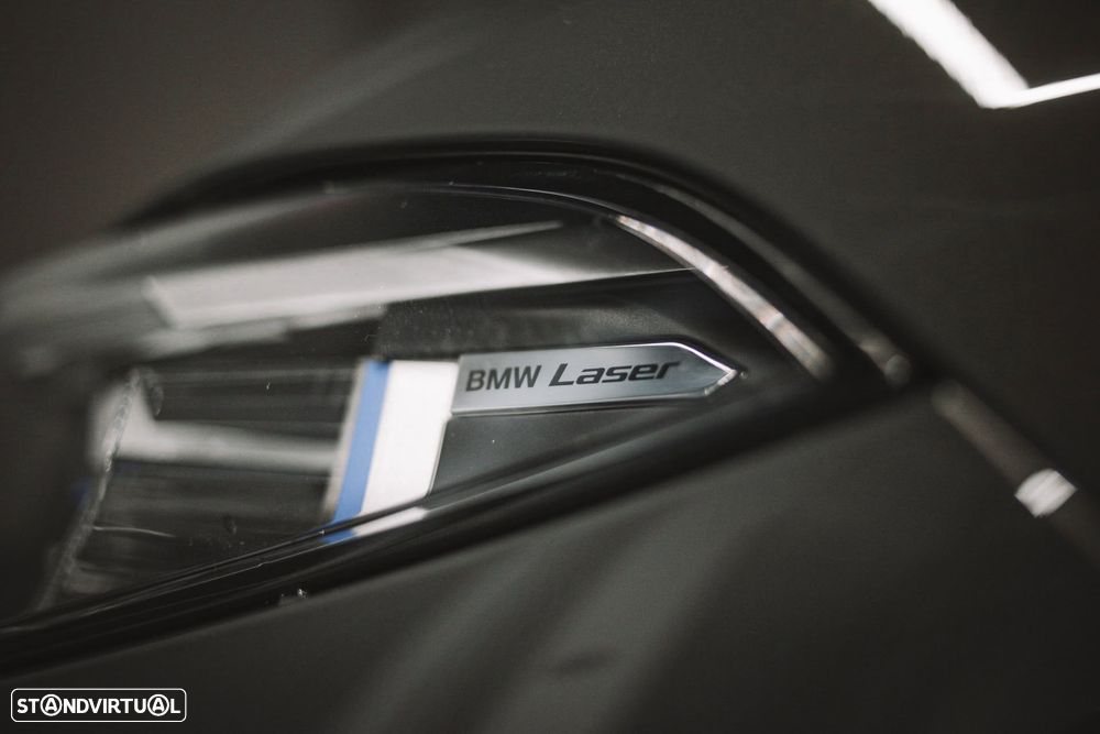 BMW M850i xDrive - 11