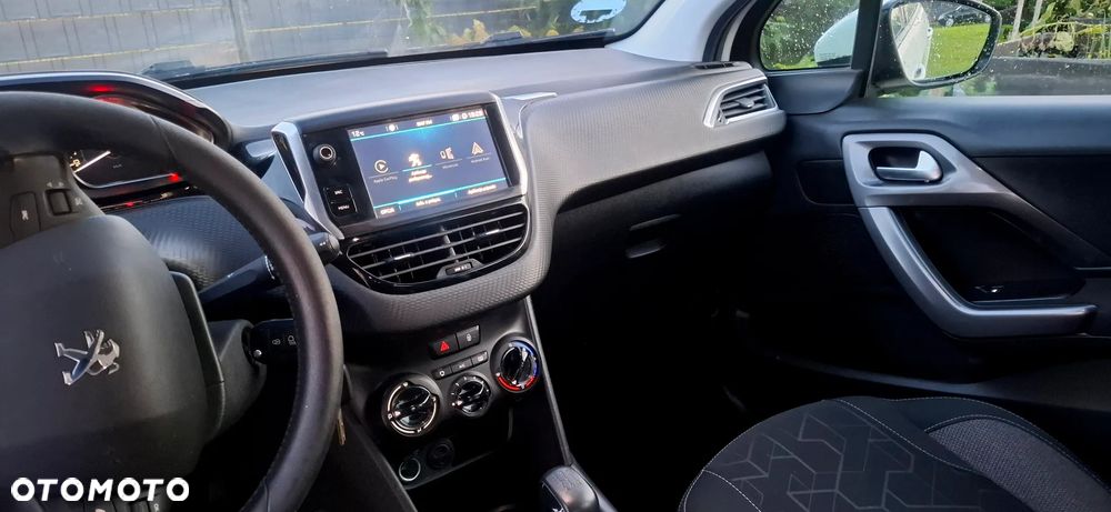 Peugeot 2008 1.2 Pure Tech Style EU6 - 7