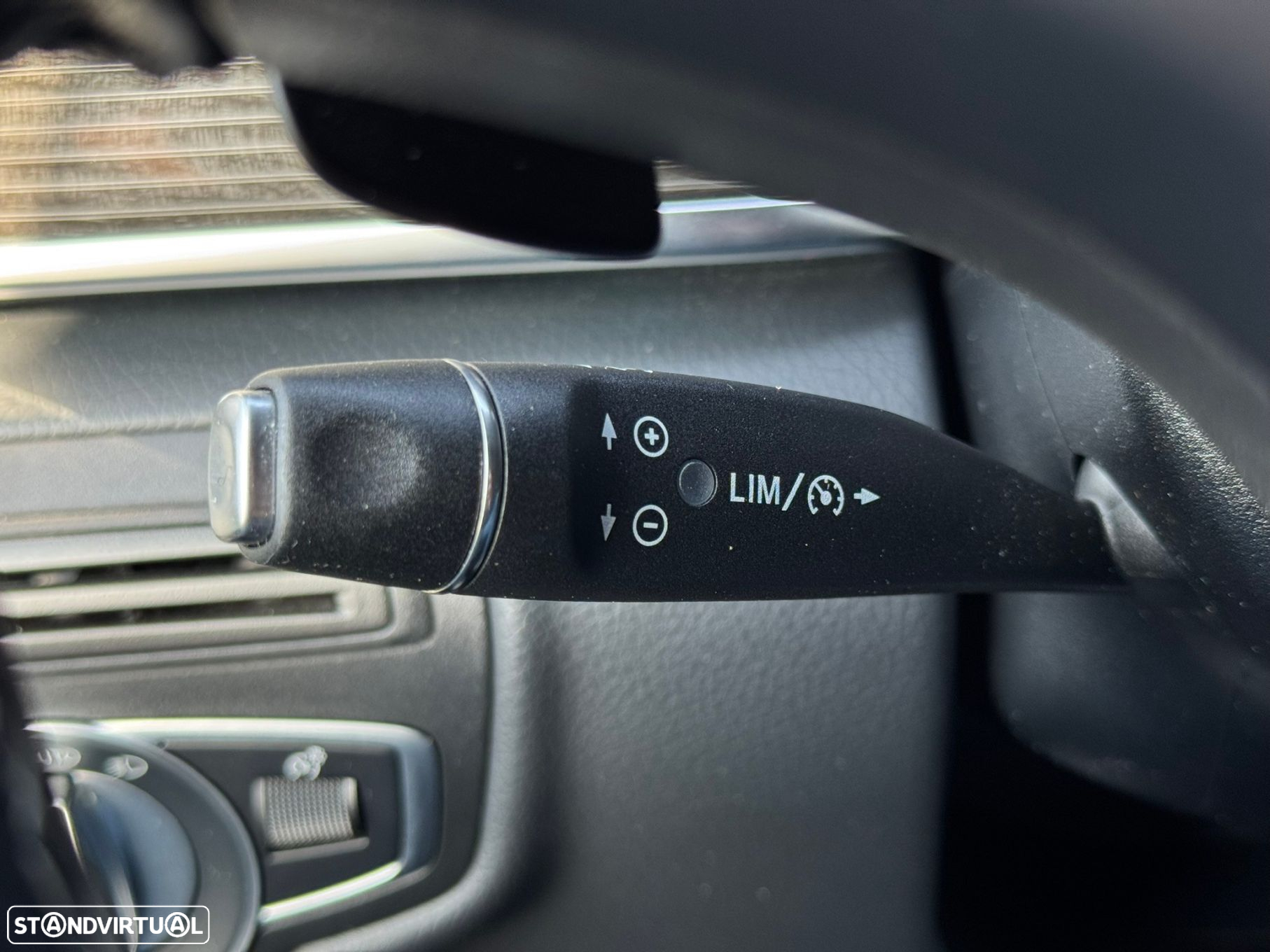 Mercedes-Benz V 300 d Longo Avantgarde - 32