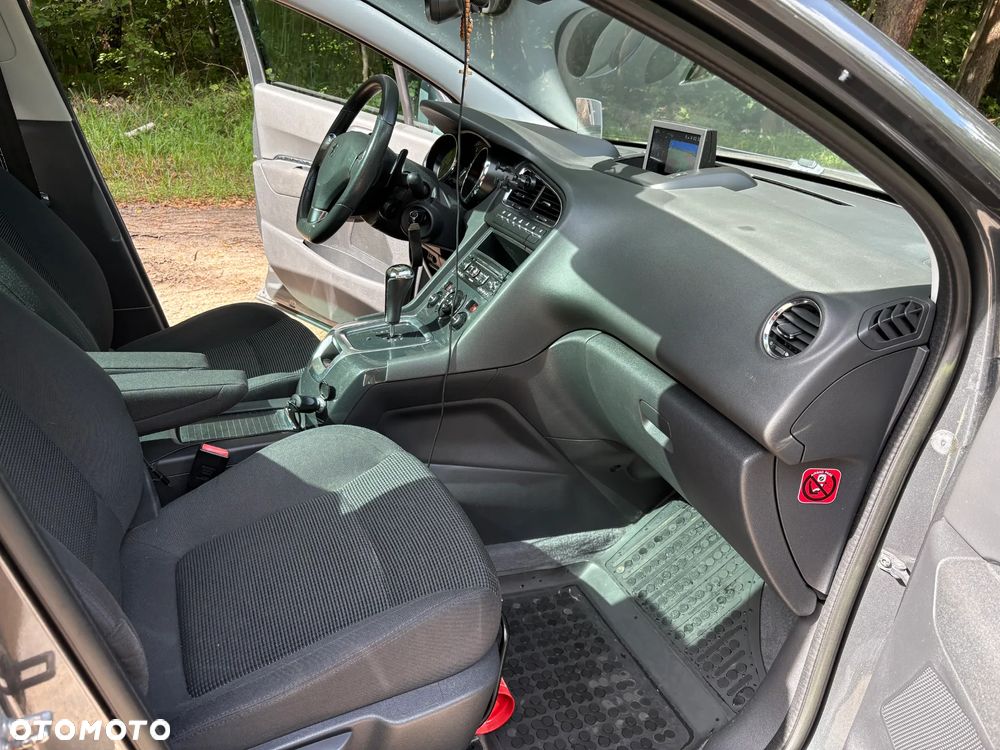 Peugeot 5008 - 17